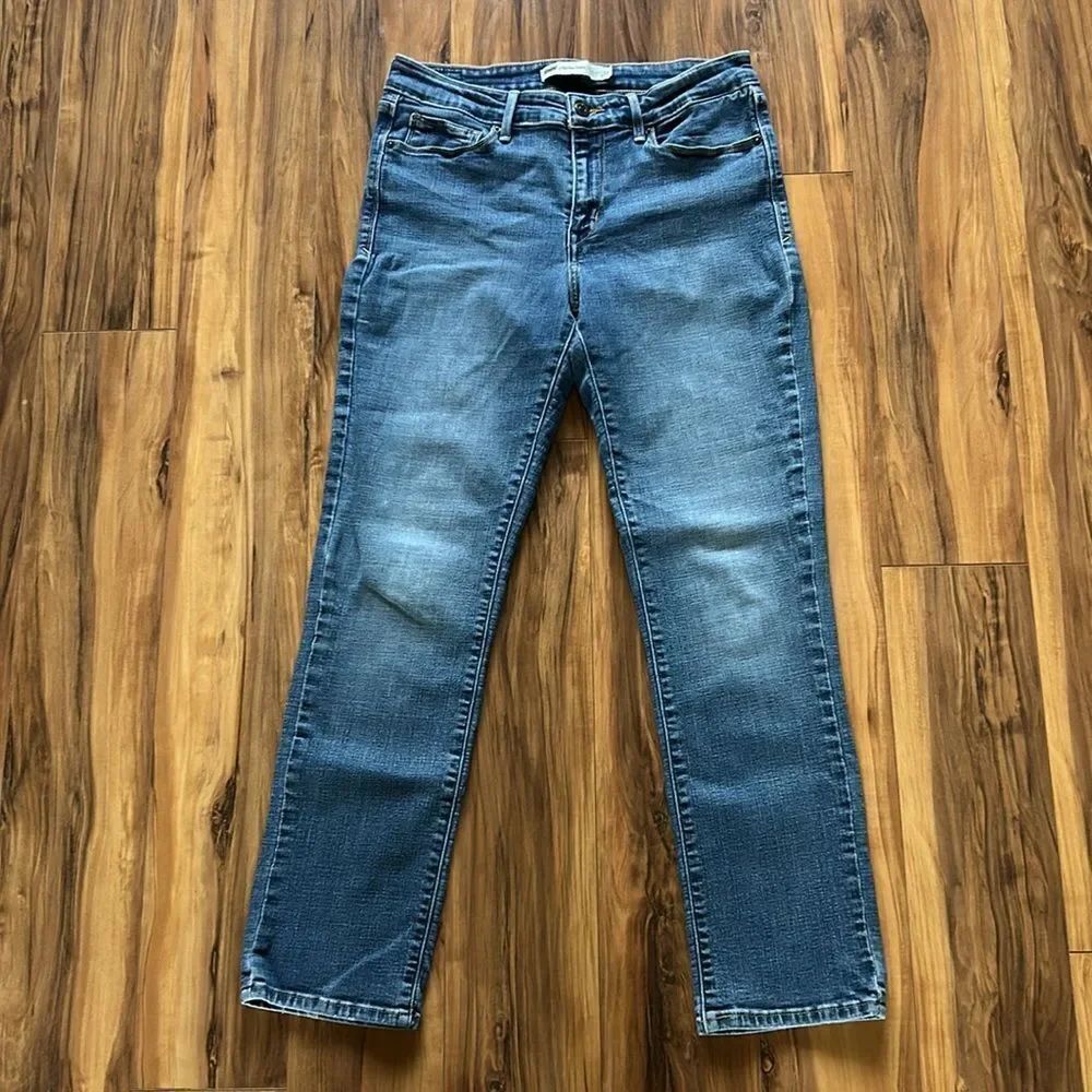 Levi's Mid Rise Skinny Jeans - Picture 4 of 5